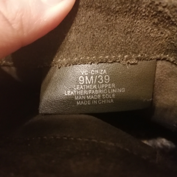 Cinza vince camuto army Green suede booties - Picture 4 of 5